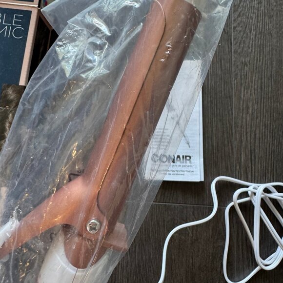 Conair Double Ceramic 1 Inch Curling Iron Wand in White/Rose Gold - Picture 2 of 7